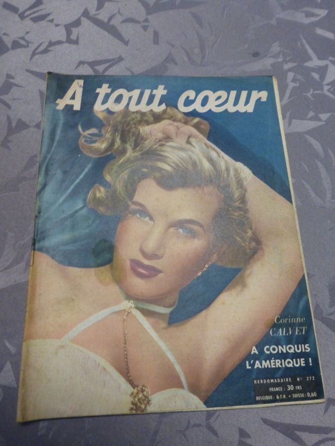 A TOUT COEUR magazine side cover Issue 272 1 January 1952