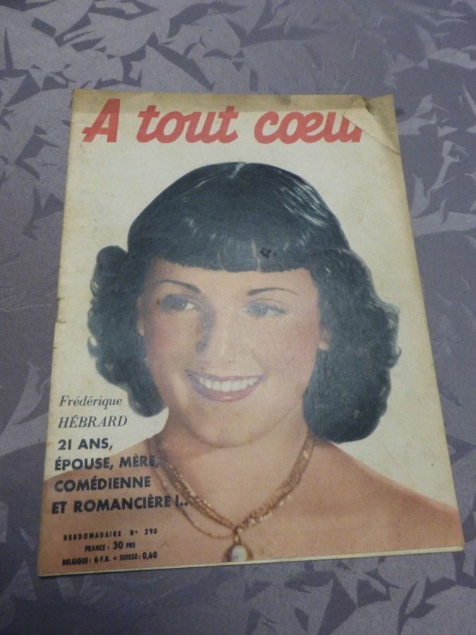 A TOUT COEUR magazine side cover Issue 290 3 May 1952