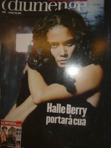 AVUI DIUMENGE magazine side cover 1 August 2004