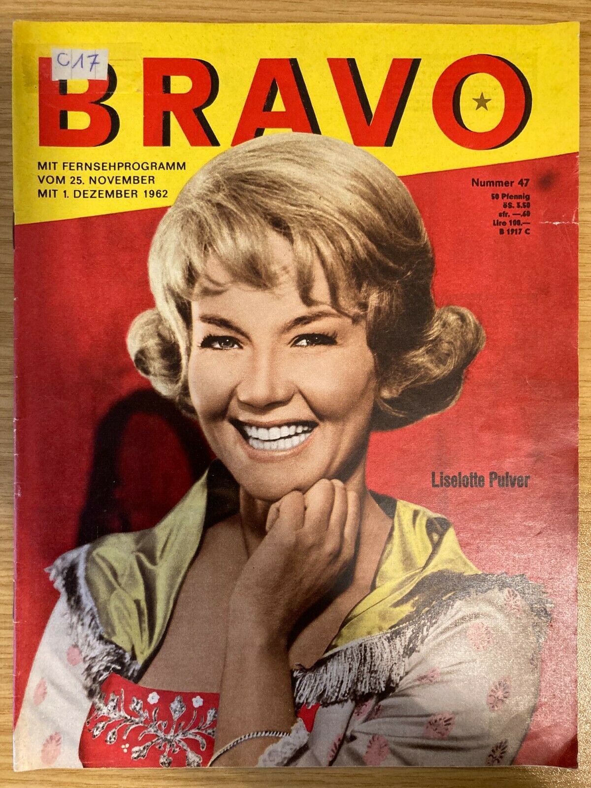 BRAVO magazine side cover Issue 47 25 November 1962