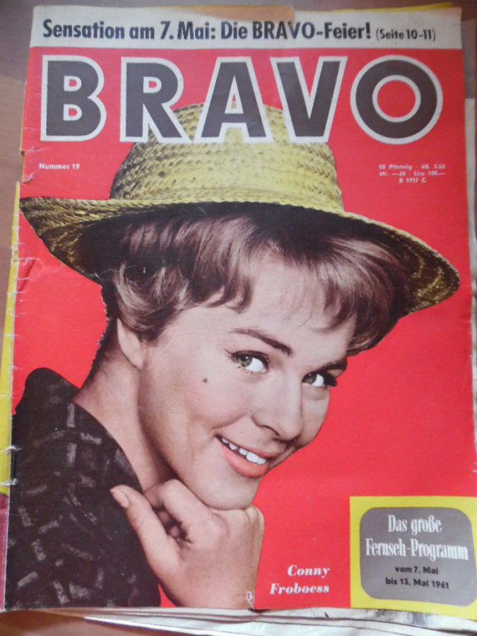 BRAVO magazine side cover Issue 19 7 May 1961