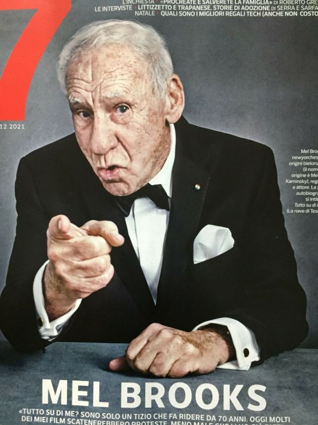 CORRIERE DELLA SERA MAGAZINE magazine side cover  December 2021