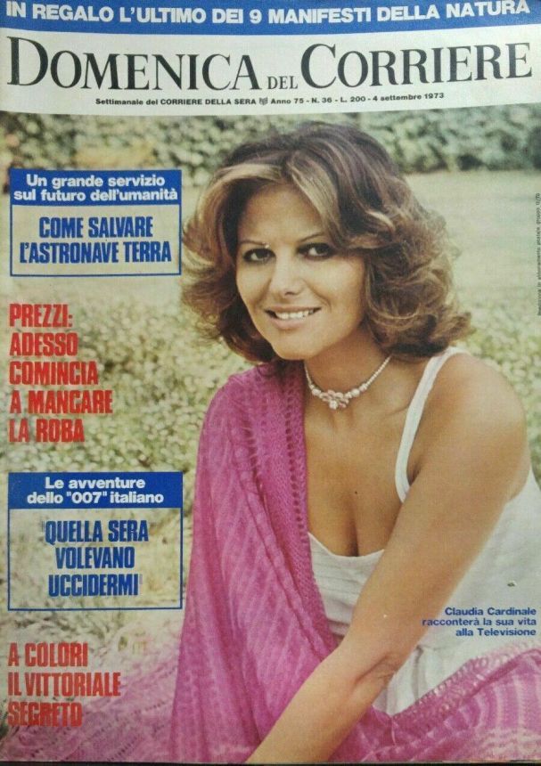 DOMENICA DEL CORRIERE magazine side cover Issue 36 4 September 1973