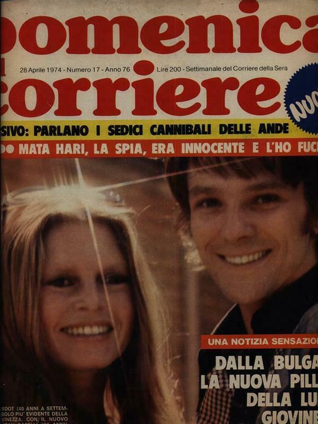 DOMENICA DEL CORRIERE magazine side cover Issue 17 28 April 1974