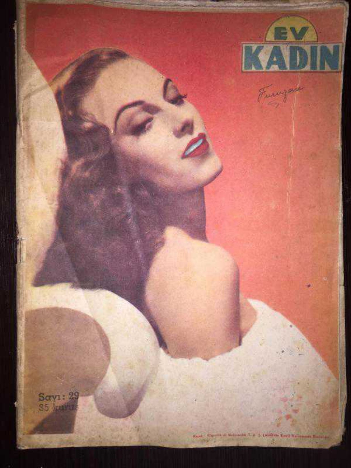 EV KADIN magazine side cover Issue 29  May 1947