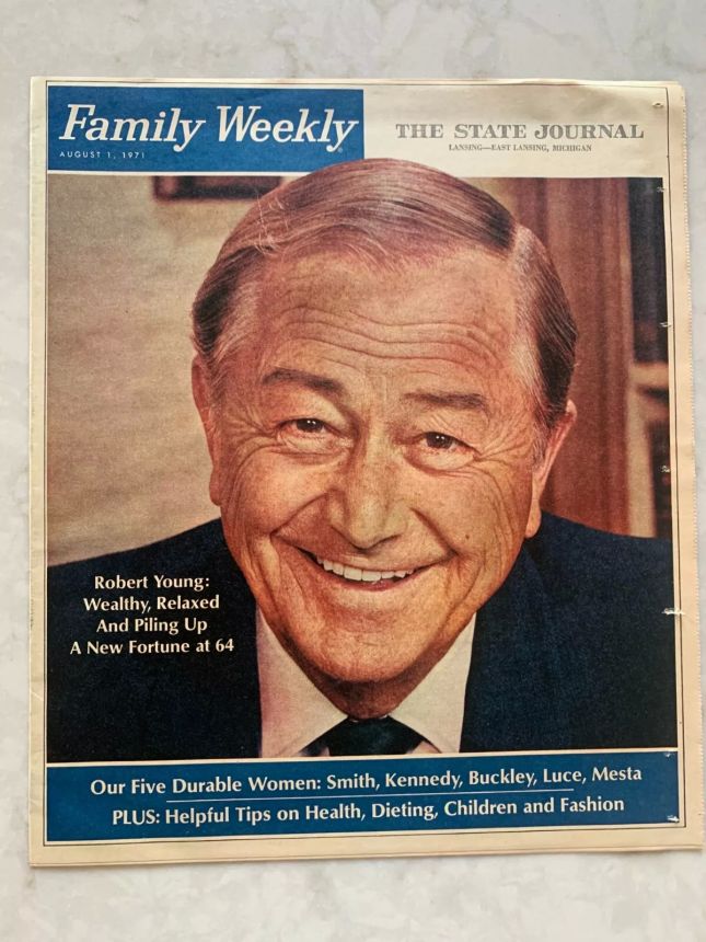 FAMILY WEEKLY magazine side cover 1 August 1971