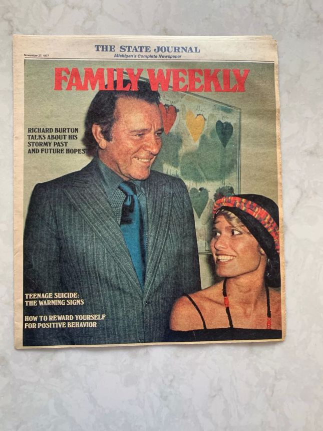 FAMILY WEEKLY magazine side cover 27 November 1977