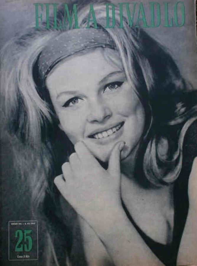 FILM A DIVADLO magazine side cover Issue 25 8 December 1964