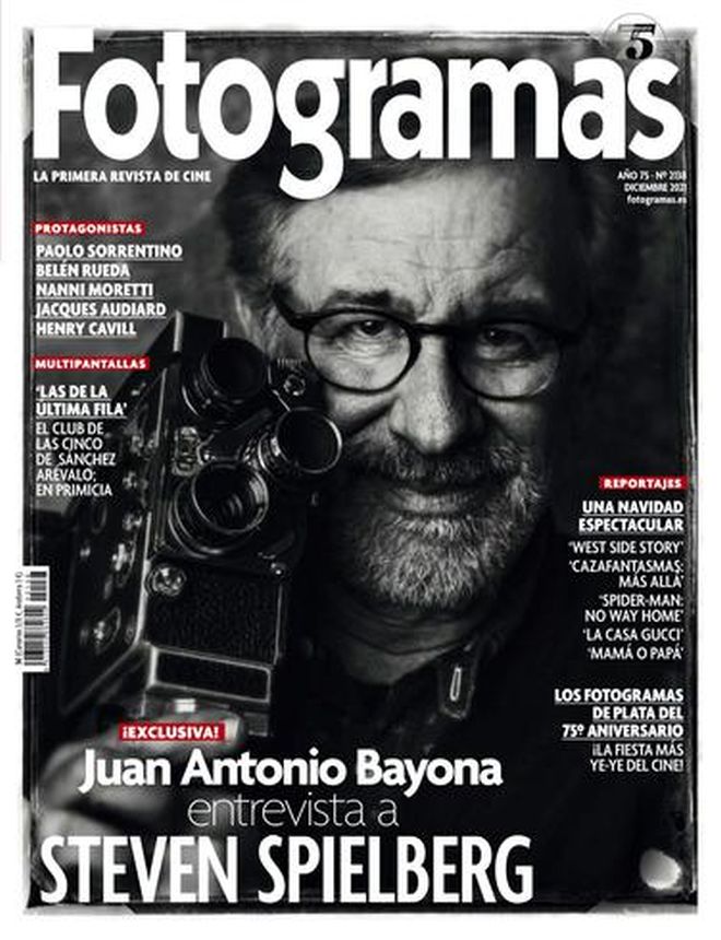 FOTOGRAMAS magazine side cover Issue 2138  December 2021