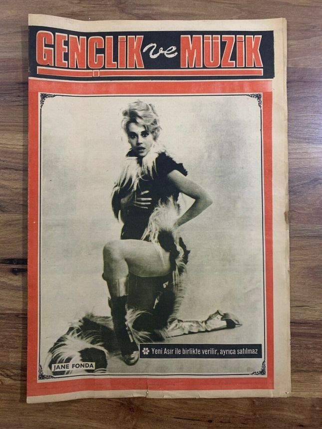 GENCLIK VE MUSIK magazine side cover 22 February 1969