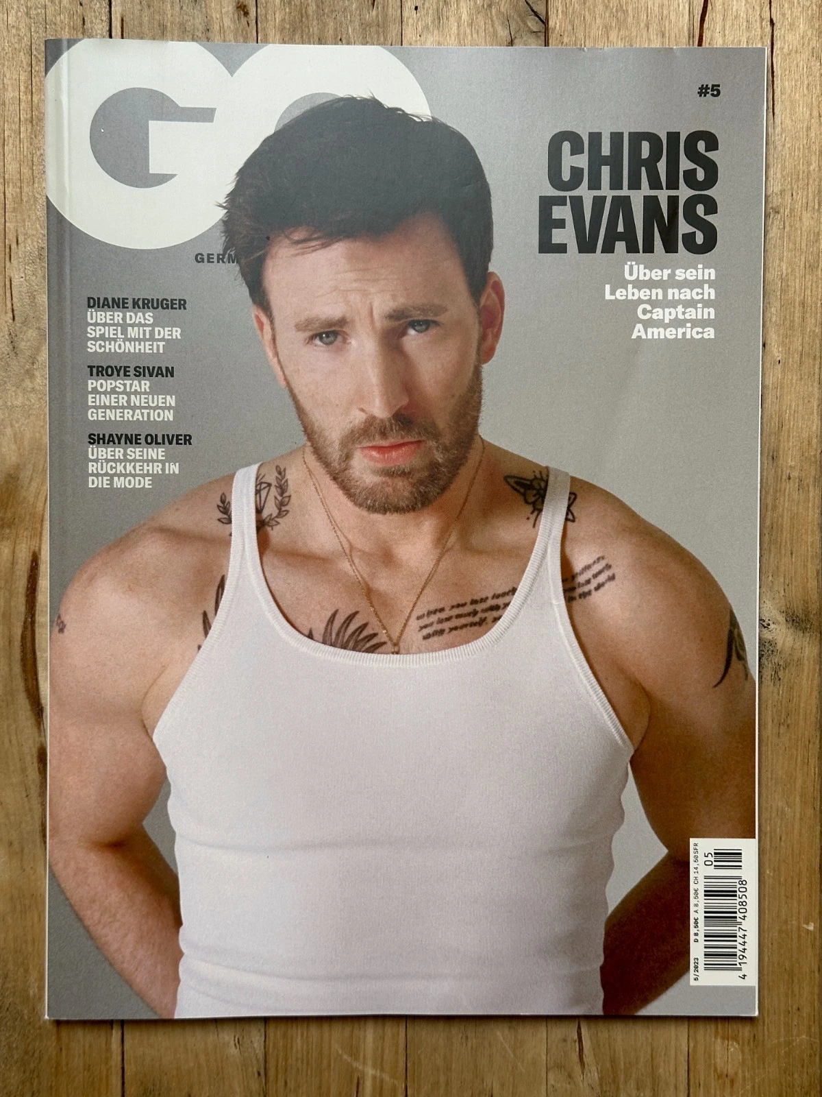 GENTLEMENS QUARTERLY GERMANY magazine side cover  May 2023