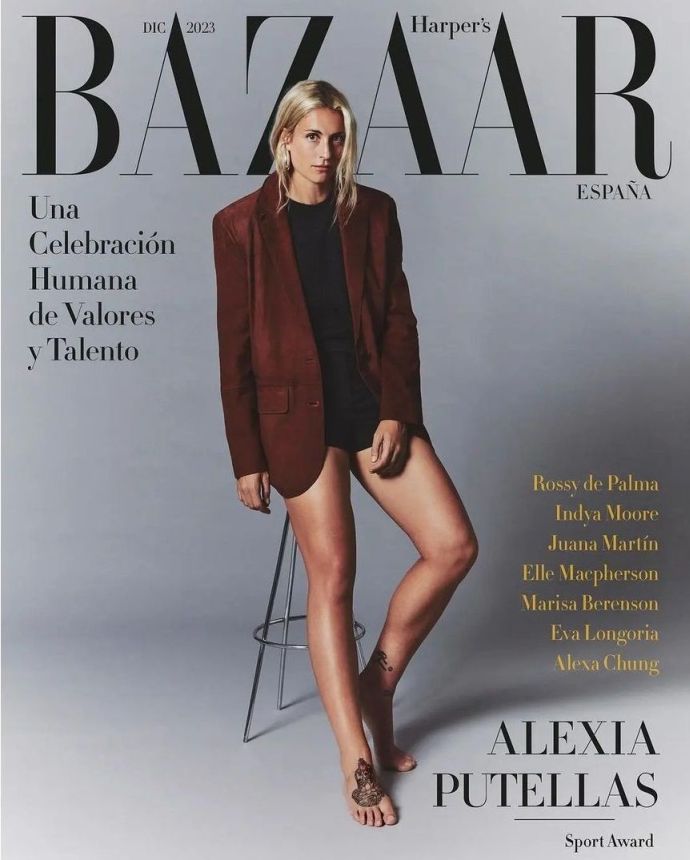 HARPERS BAZAAR SPAIN magazine side cover  December 2023
