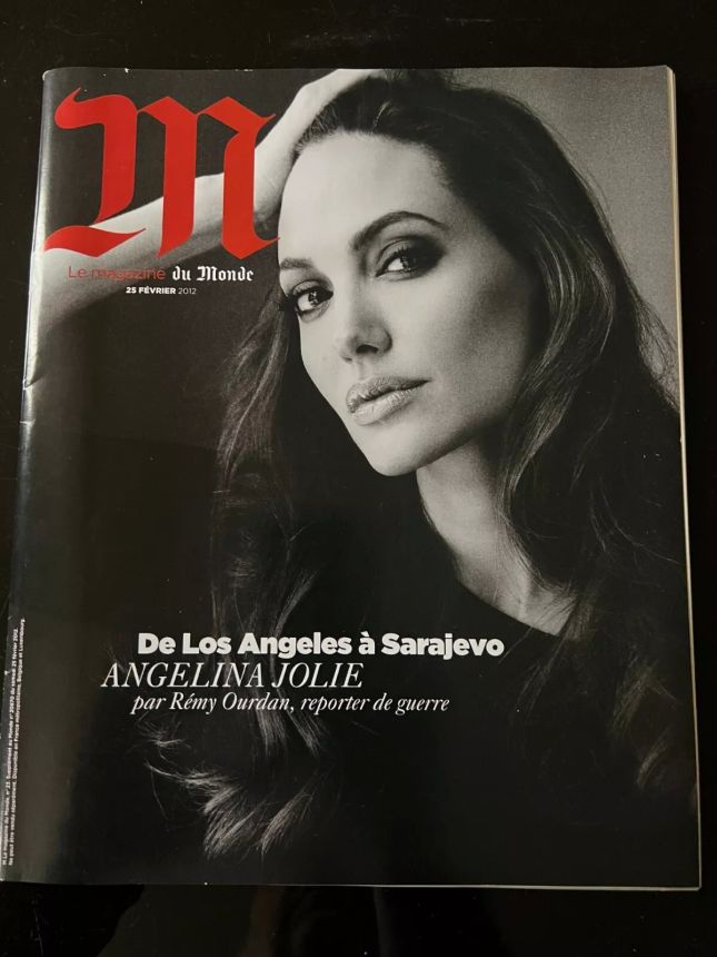 M LE MAGAZINE DU MONDE magazine side cover 25 February 2012