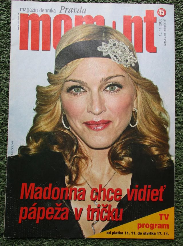 MOMENT magazine side cover Issue 45 11 November 2000