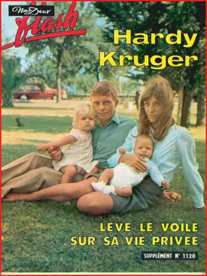 NOUS DEUX FLASH magazine side cover Issue 1120   1968