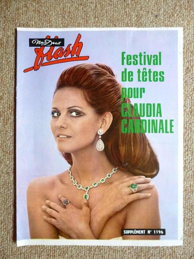 NOUS DEUX FLASH magazine side cover Issue 1196   1970
