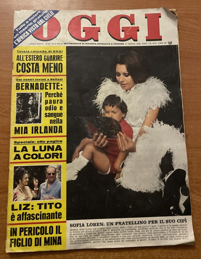 OGGI magazine side cover Issue 35 30 August 1971
