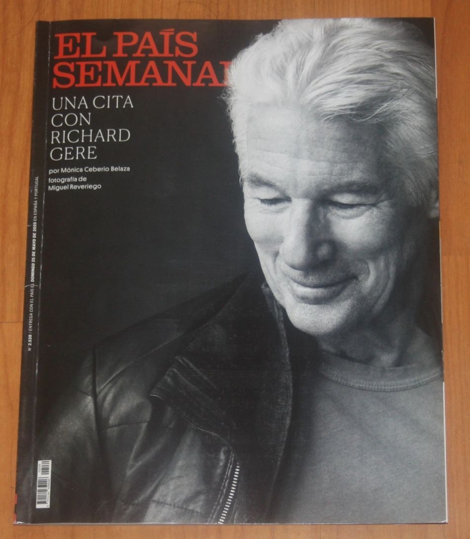 EL PAIS SEMANAL magazine side cover Issue 2539  May 2025
