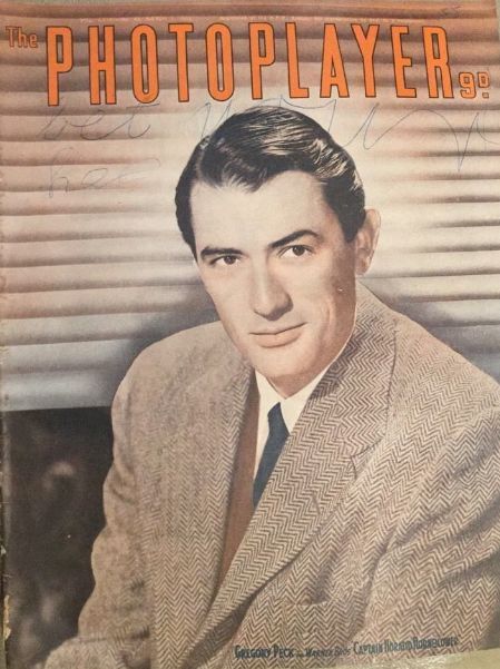 PHOTOPLAYER | THE magazine side cover 1 March 1952