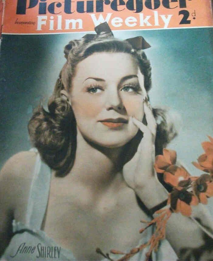 PICTUREGOER magazine side cover Issue 461  Weekly 23 March 1940