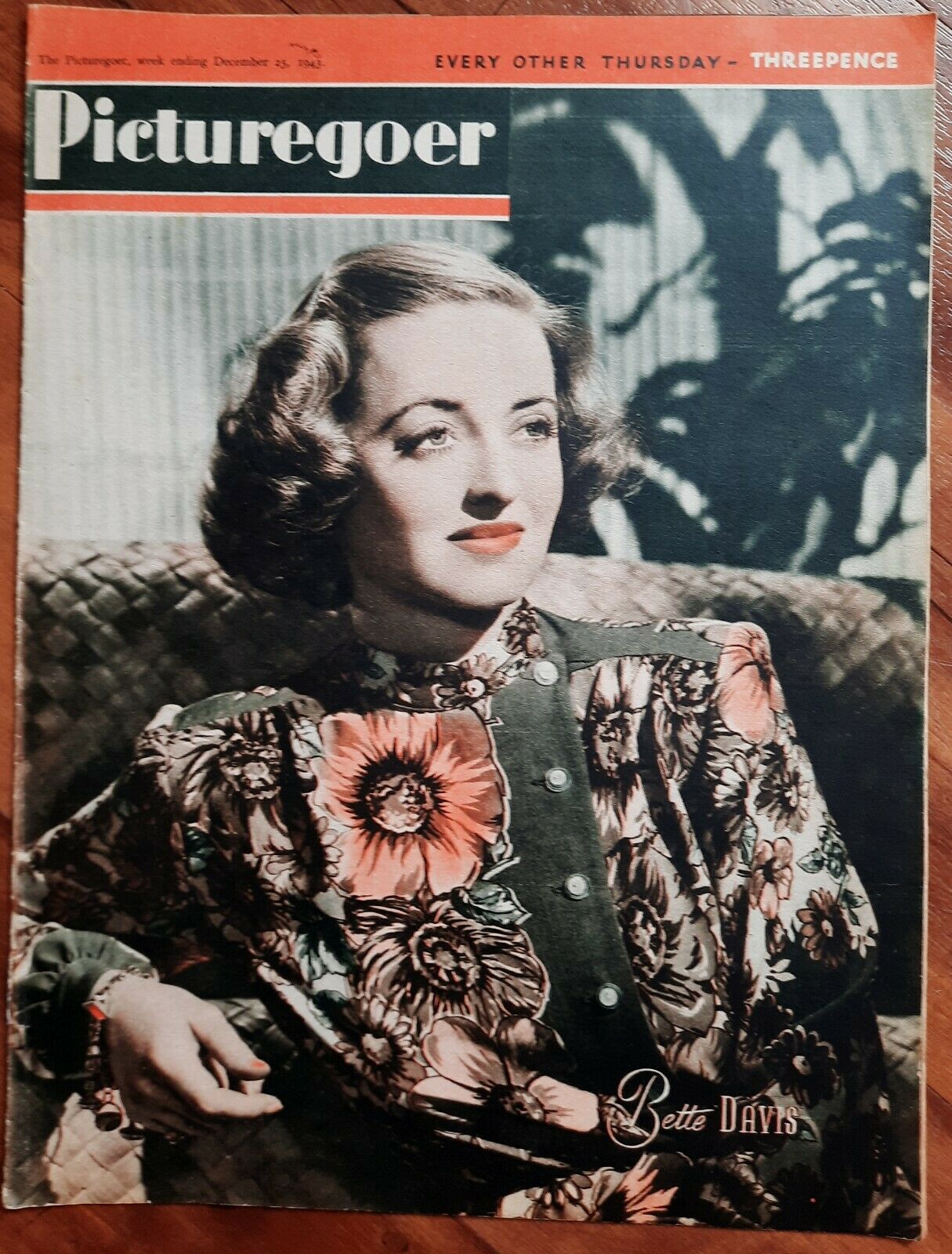 PICTUREGOER magazine side cover Issue 596  Weekly 25 December 1943