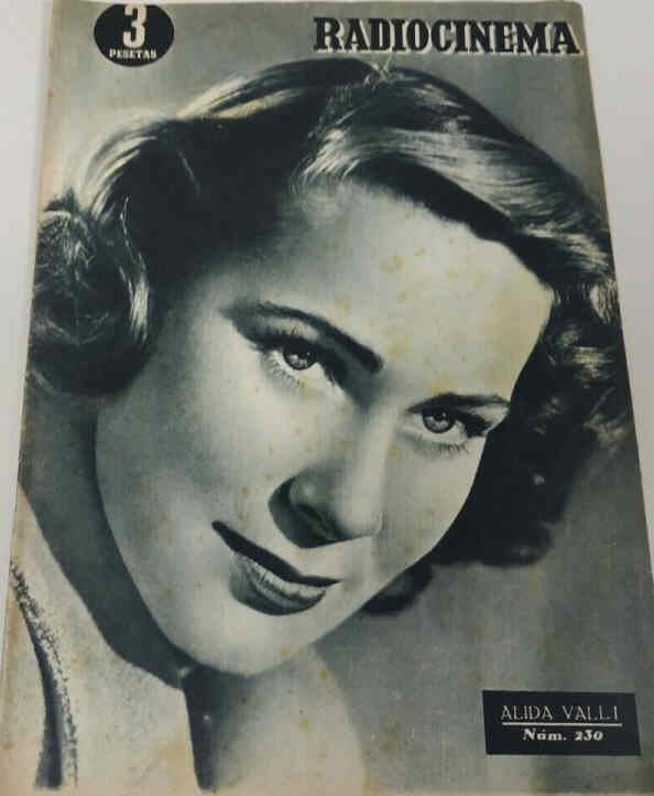 RADIOCINEMA magazine side cover Issue 230  December 1954