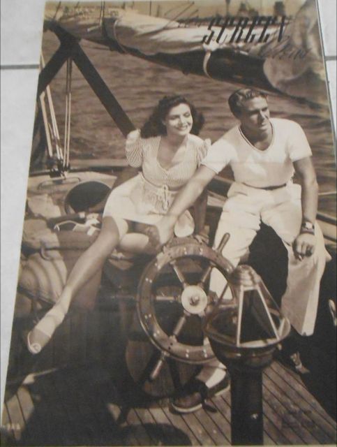 NEW SCREEN NEWS magazine side cover  Vol 5 No 22 31 October 1942