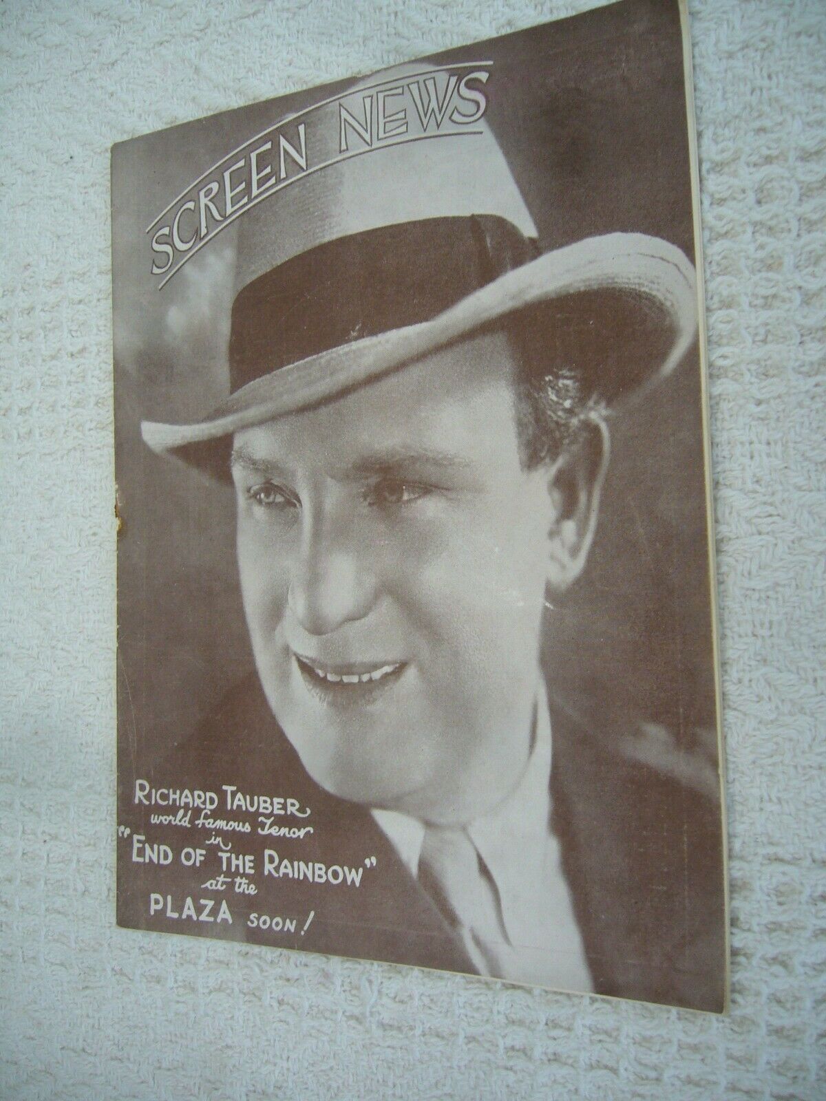 NEW SCREEN NEWS magazine side cover 14 January 1933
