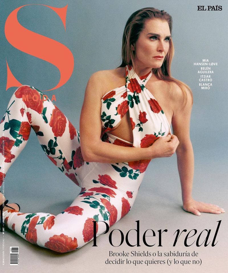S MODA magazine side cover  July 2022