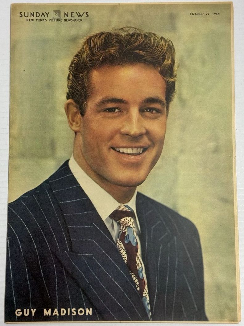 SUNDAY NEWS magazine side cover 27 October 1946
