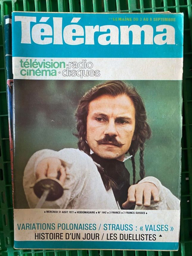 RADIO CINEMA TELEVISION/TELERAMA magazine side cover Issue 1442 31 August 1977