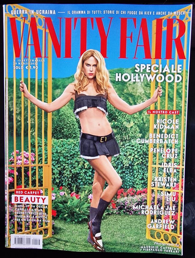 VANITY FAIR (Italy) magazine side cover Issue 13 30 March 2022
