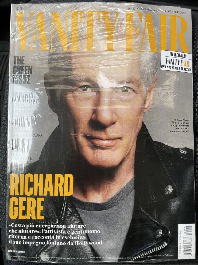 VANITY FAIR (Italy) magazine side cover Issue 17 24 April 2024