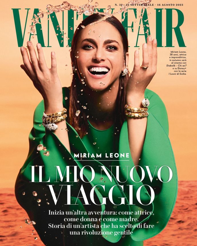 VANITY FAIR (Italy) magazine side cover 16 August 2023