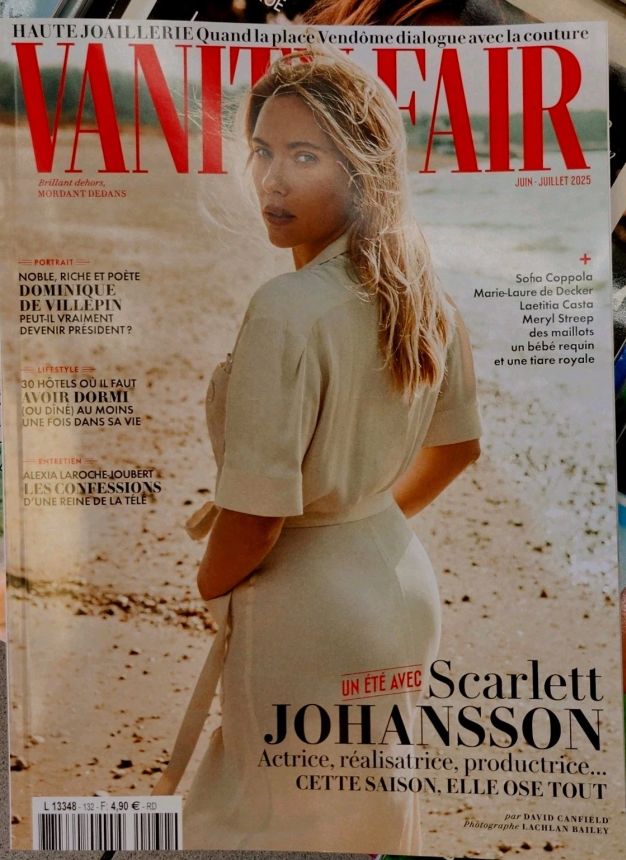 VANITY FAIR (Fr) magazine side cover  June/July 2025