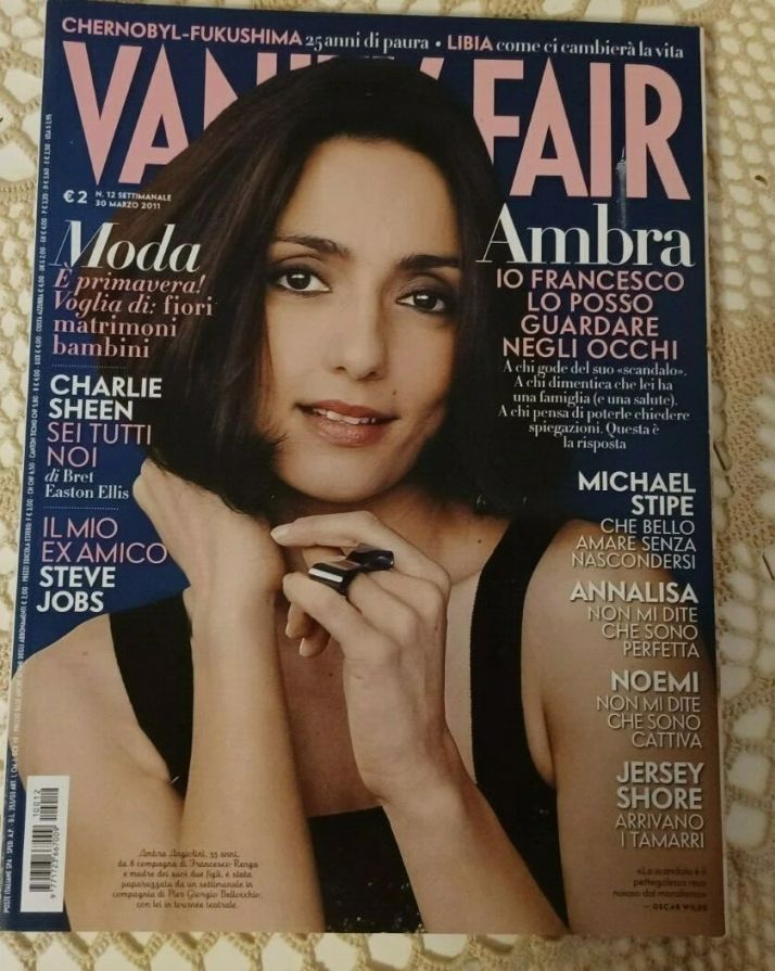 VANITY FAIR (Italy) magazine side cover Issue 12 30 March 2011