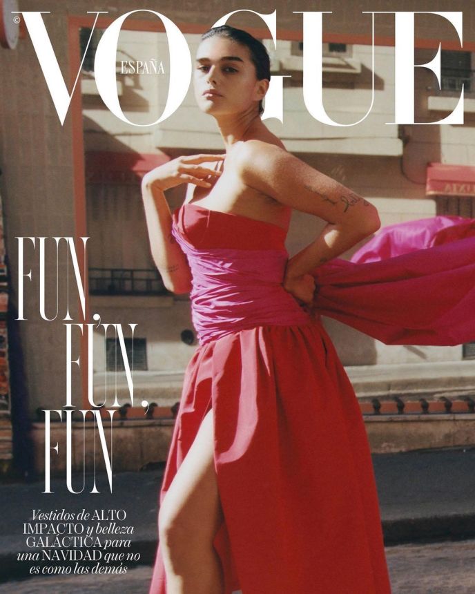 VOGUE SPAIN magazine side cover  December 2022