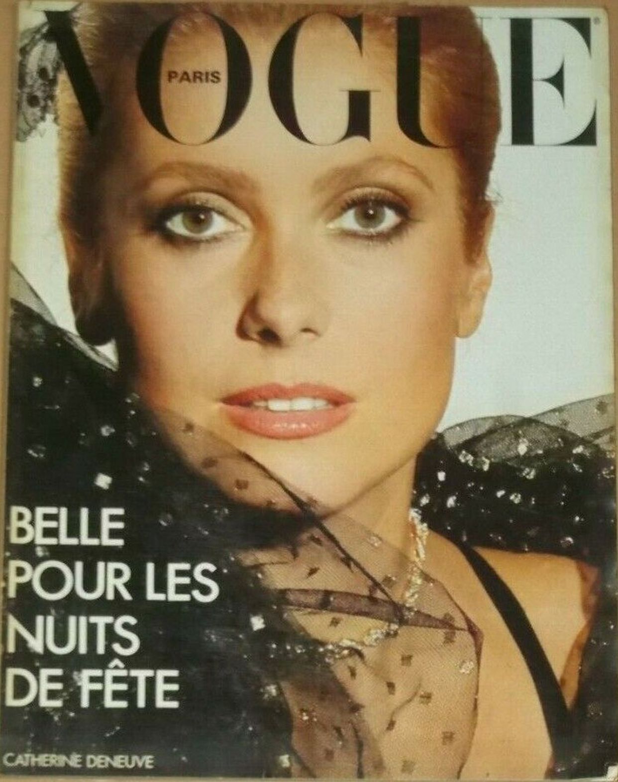 VOGUE FRANCE magazine side cover  November 1977
