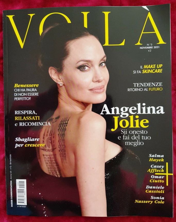VOILA (ITALY) magazine side cover  November 2021