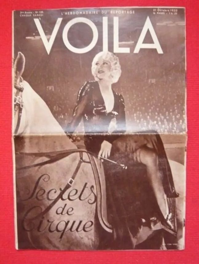 VOILA magazine side cover Issue 135 26 October 1933