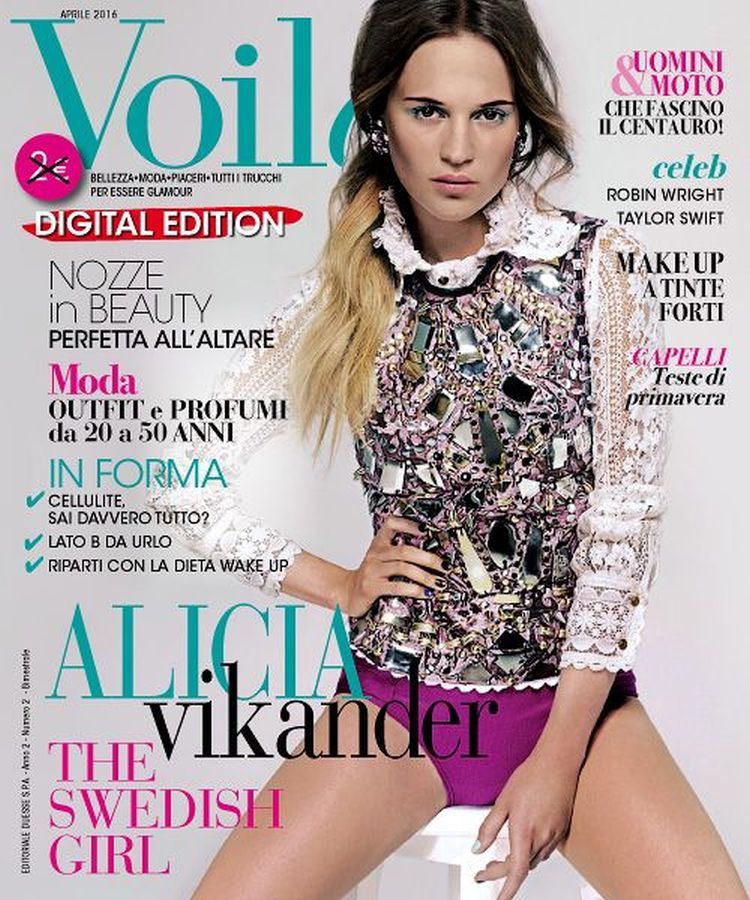 VOILA (ITALY) magazine side cover  April 2016