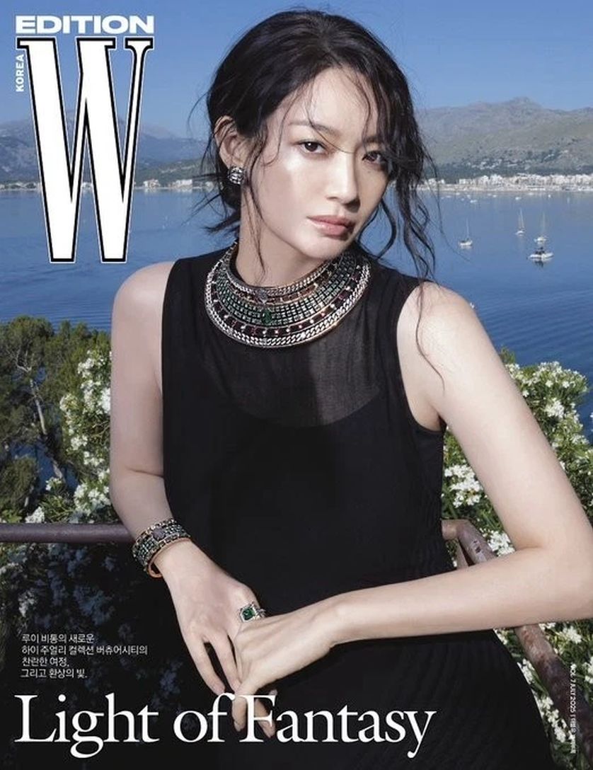 W MAGAZINE KOREA magazine side cover  July 2025