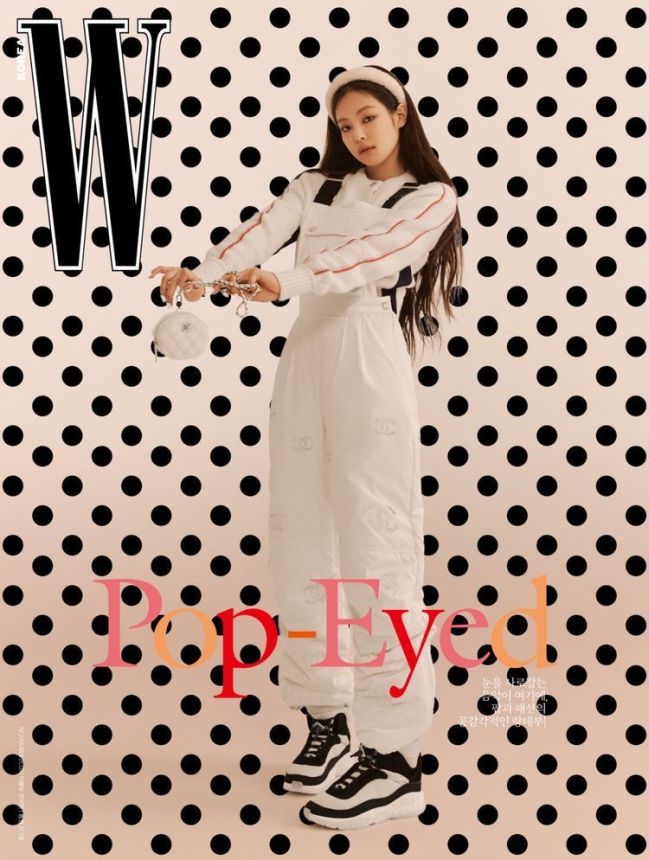 W MAGAZINE KOREA magazine cover  November 2021